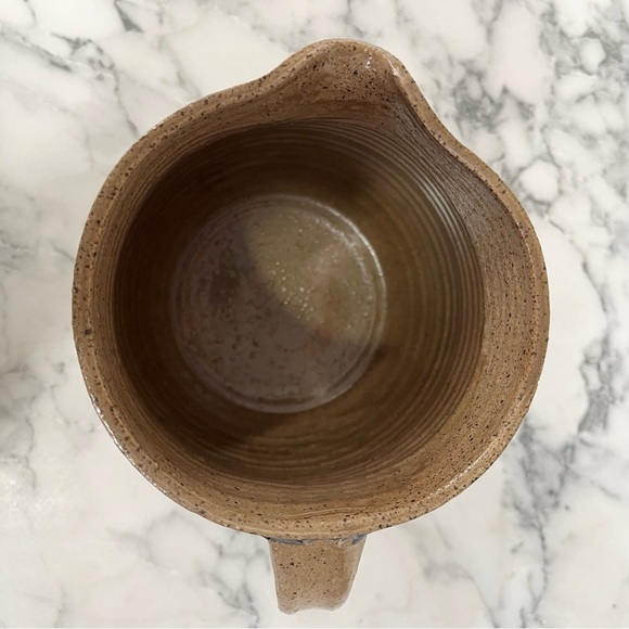 Vintage studio signed Suzanne pottery pitcher blue primitive - Picture 8 of 11